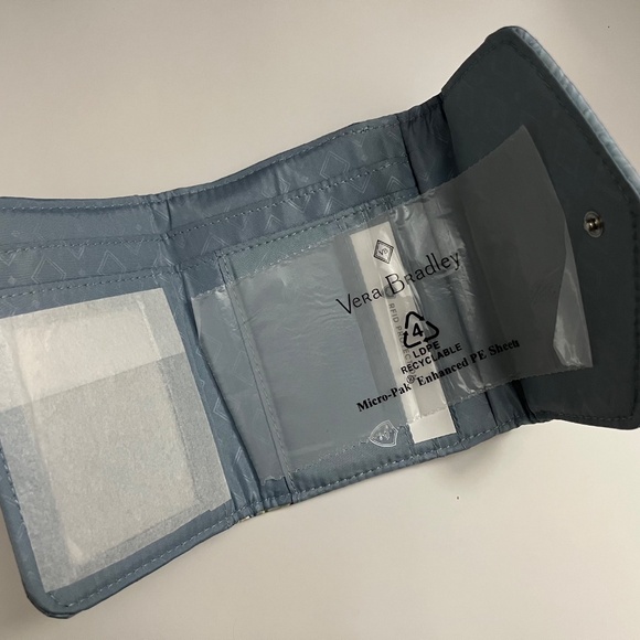 NWT Vera Bradley Cherry Blossoms Ultralight RFID Mini Trifold Wallet - Picture 6 of 11